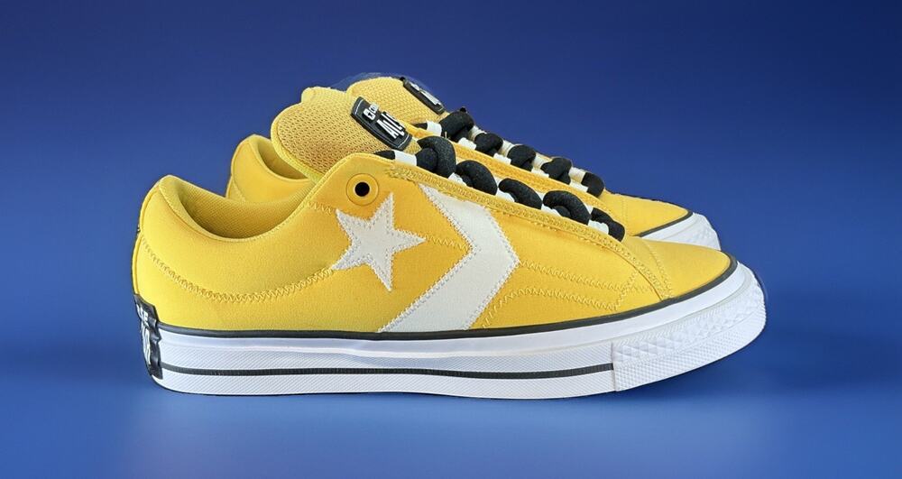 Size 9 - Converse Star Player 76 Low Puff - Bananas